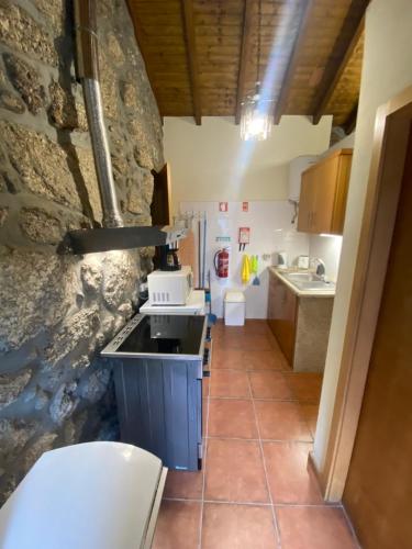 ห้องครัว, Refúgio Rural no Gerês - Casa Araujo de Sousa (Refugio Rural no Geres - Casa Araujo de Sousa) in กอนโดริซ ห้องครัว, Refúgio Rural no Gerês - Casa Araujo de Sousa (Refugio Rural no Geres - Casa Araujo de Sousa) in กอนโดริซ