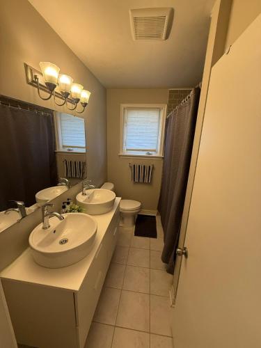 多伦多美丽房间- Great Location in Richmond Hill 多伦多美丽房间- Great Location in Richmond Hill