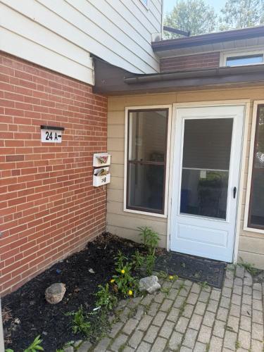 多伦多美丽房间- Great Location in Richmond Hill 多伦多美丽房间- Great Location in Richmond Hill