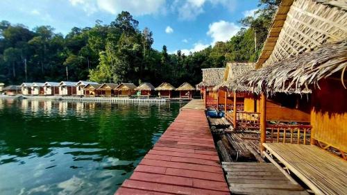 Khaosok city hostel in Khao Sok (Suratthani) Khaosok city hostel in Khao Sok (Suratthani)