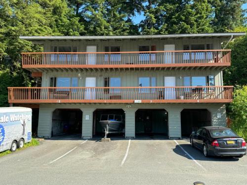 Captain's Quarters - Reduced Price Tours! in Juneau Captain's Quarters - Reduced Price Tours! in Juneau
