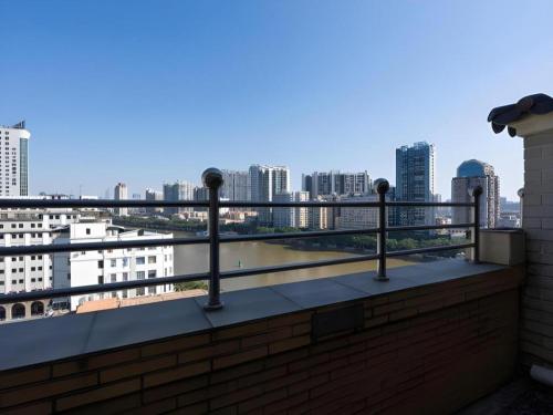 Nanfang Dasha Hotel near Shamian Island Nanfang Dasha Hotel near Shamian Island