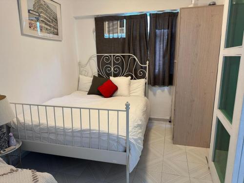 Spacious House Near Soho & PmQ in Central District Spacious House Near Soho & PmQ in Central District