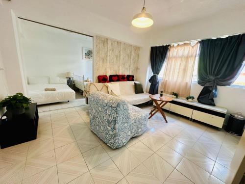 Spacious House Near Soho & PmQ in Central District Spacious House Near Soho & PmQ in Central District
