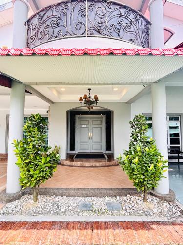 Regent Event & Leisure near Birch Emlékmű Toronyóra Regent Event & Leisure near Birch Emlékmű Toronyóra