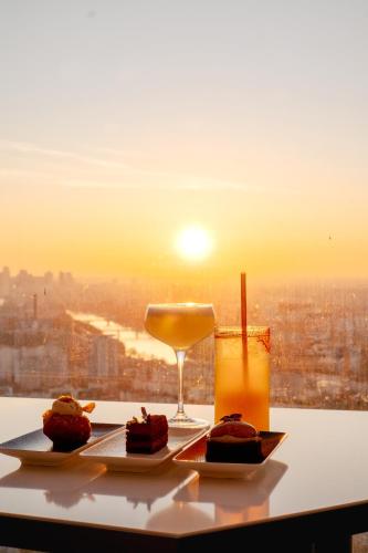 Bar/lounge, H4 Hotel Wyndham Paris Pleyel Resort in Paris Bar/lounge, H4 Hotel Wyndham Paris Pleyel Resort in Paris