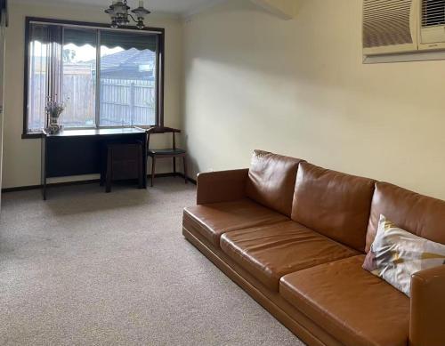 a 别墅大床间毗邻公园和公交车站 in 班杜拉 a 别墅大床间毗邻公园和公交车站 in 班杜拉