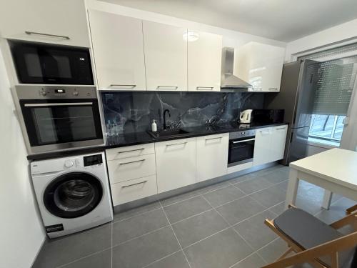 Kitchen, LG Apartman Siofok in Siofok Kitchen, LG Apartman Siofok in Siofok