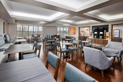 طعام و مشروبات, Holiday Inn Express Hotel & Suites Auburn Hills By IHG in اوبرن هيلز طعام و مشروبات, Holiday Inn Express Hotel & Suites Auburn Hills By IHG in اوبرن هيلز