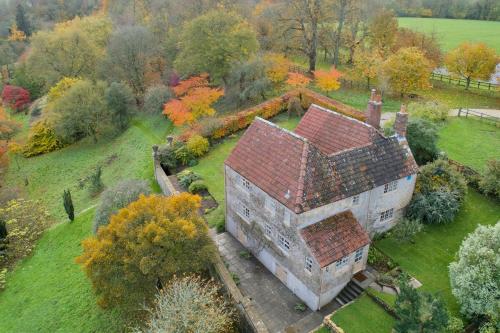 Luxury 3 Bed Cottage on Rewilding Estate in بيمينيستر Luxury 3 Bed Cottage on Rewilding Estate in بيمينيستر