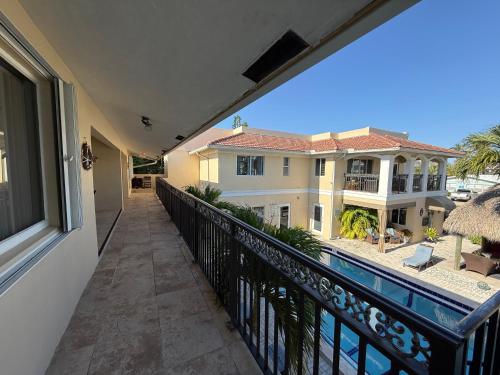 Beach Aqualina Apartments in Lauderdale-by-the-Sea Beach Aqualina Apartments in Lauderdale-by-the-Sea