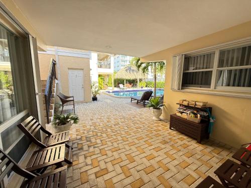Beach Aqualina Apartments in Lauderdale-by-the-Sea Beach Aqualina Apartments in Lauderdale-by-the-Sea