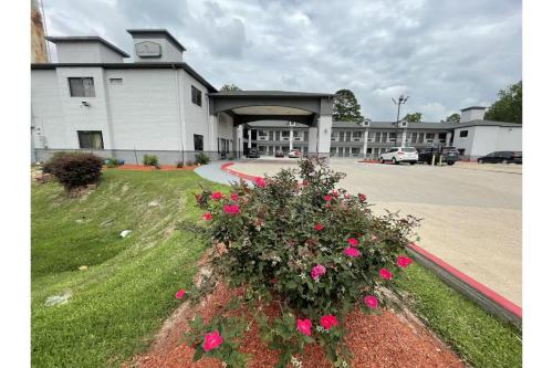 Entrance, Super Stay Inn By OYO Humble IAH East in Humble Entrance, Super Stay Inn By OYO Humble IAH East in Humble
