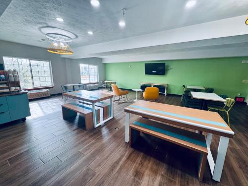 Ételek és italok, Wyndham Garden Anchorage Airport in Anchorage (Alaszka) Ételek és italok, Wyndham Garden Anchorage Airport in Anchorage (Alaszka)