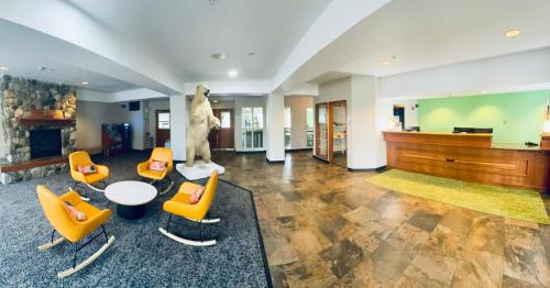 Előcsarnok, Wyndham Garden Anchorage Airport in Anchorage (Alaszka) Előcsarnok, Wyndham Garden Anchorage Airport in Anchorage (Alaszka)