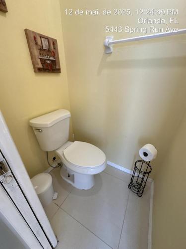 Bathroom, Charming Rustic Home in the heart of Orlando in South West Bathroom, Charming Rustic Home in the heart of Orlando in South West