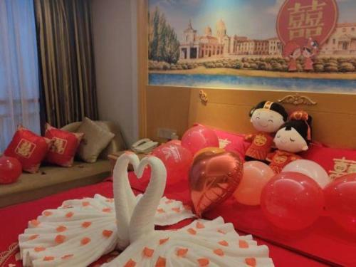 Vienna Hotel Guangxi Guilin Yongfu Station in County Yongfu Vienna Hotel Guangxi Guilin Yongfu Station in County Yongfu