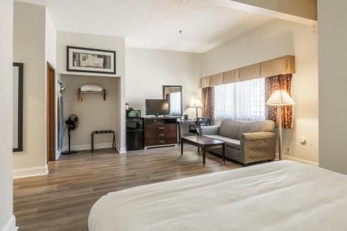 Quality Inn near Mammoth Mountain Ski Resort in Mammoth Lakes Quality Inn near Mammoth Mountain Ski Resort in Mammoth Lakes