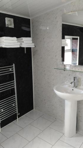 Banyo, Premier Lodge in Morpeth North Banyo, Premier Lodge in Morpeth North