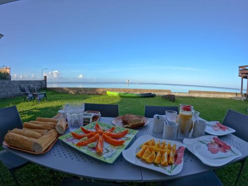 Makanan dan Minuman, Hava'e Lodge TEAHUPOO in Toanoano Makanan dan Minuman, Hava'e Lodge TEAHUPOO in Toanoano