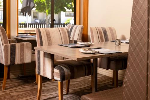 مطعم, Airport Gateway Hotel in برنسايد مطعم, Airport Gateway Hotel in برنسايد