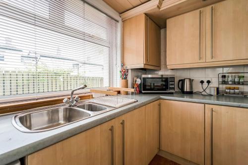 Centrally Situated 1 Bedroom House in Cumbernauld in Cumbernauld Centrally Situated 1 Bedroom House in Cumbernauld in Cumbernauld