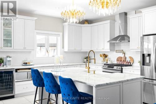 مطبخ, A Luxe Cozy Escape in Welland مطبخ, A Luxe Cozy Escape in Welland