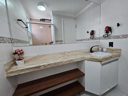 Bathroom, Apartamento em condominio frente pra praia in Asturias Bathroom, Apartamento em condominio frente pra praia in Asturias