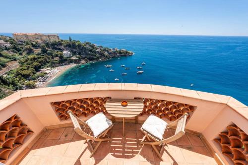 Full Sea View Near Monaco with Pool in モンティ カーロ Full Sea View Near Monaco with Pool in モンティ カーロ