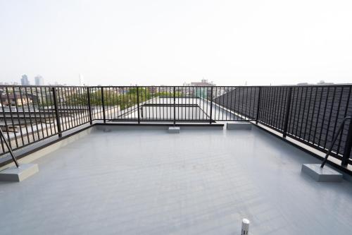 Balcony/terrace, raikoエレベーター付き大人数向け一棟貸切宿 in Kiyosu Balcony/terrace, raikoエレベーター付き大人数向け一棟貸切宿 in Kiyosu