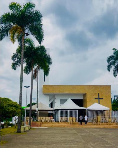 Amplia y comoda 4 hab 6 camas doble parqueo in Poblado Amplia y comoda 4 hab 6 camas doble parqueo in Poblado