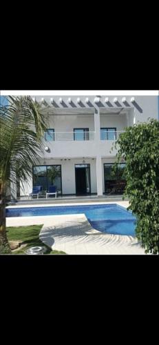 Villa Hélène (Villa Helene) in Nianing Villa Hélène (Villa Helene) in Nianing
