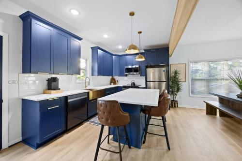 Facilities, Boho Luxury| EV charger| Fenced Yard | King Beds in Collier Heights Facilities, Boho Luxury| EV charger| Fenced Yard | King Beds in Collier Heights