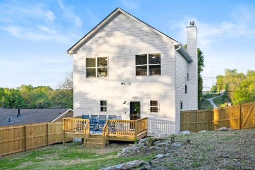 Facilities, Boho Luxury| EV charger| Fenced Yard | King Beds in Collier Heights Facilities, Boho Luxury| EV charger| Fenced Yard | King Beds in Collier Heights