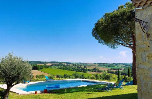Kilátás, Maison Gasconne, 6 chambres, piscine 14x5, vue sur les vignobles in Castelnau Sur L'Auvignon Kilátás, Maison Gasconne, 6 chambres, piscine 14x5, vue sur les vignobles in Castelnau Sur L'Auvignon