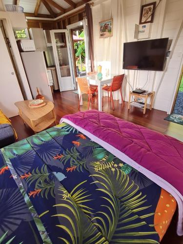 Shared lounge/TV area, La kaz nature bien-etre in Petit-Bourg Shared lounge/TV area, La kaz nature bien-etre in Petit-Bourg