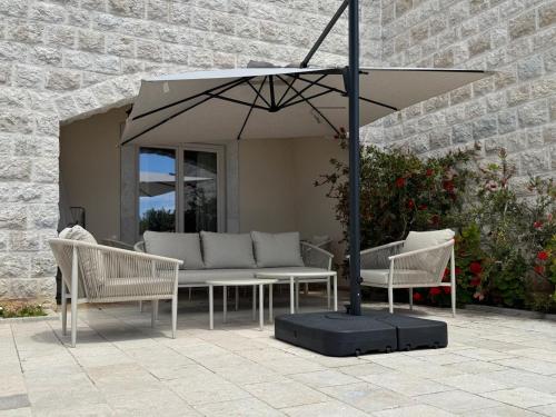 شرفة/ تراس, Casa Oliva Villas with private heating pools in Katun Rezevici شرفة/ تراس, Casa Oliva Villas with private heating pools in Katun Rezevici