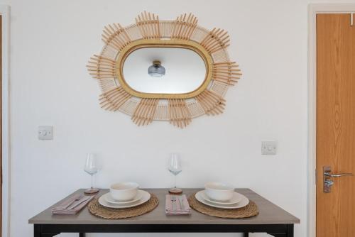 30 Cozy and stylish private Studio Apartment in Beaconsfield 30 Cozy and stylish private Studio Apartment in Beaconsfield