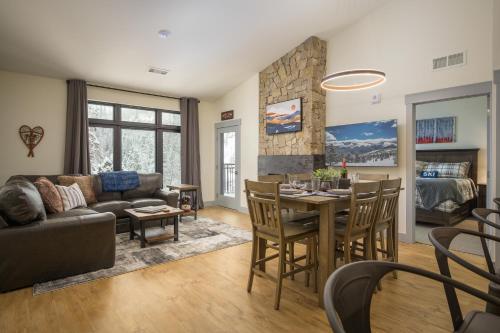 Timber Fox 1403 downtown Winter Park - Community Hot Tub in Winter Park (Colorado) Timber Fox 1403 downtown Winter Park - Community Hot Tub in Winter Park (Colorado)