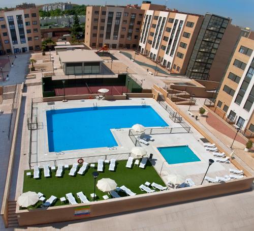Piscina, Compostela Suites in Madrid Piscina, Compostela Suites in Madrid