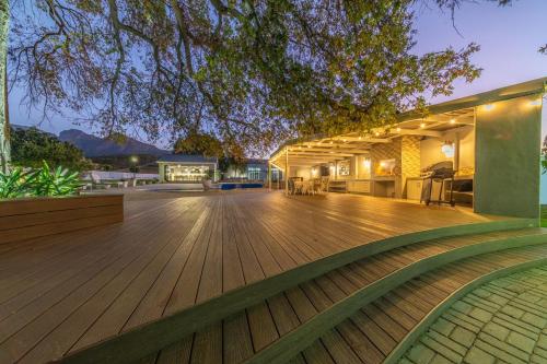 Room 5 - LEO Sky Guest House in Suider-Paarl Room 5 - LEO Sky Guest House in Suider-Paarl