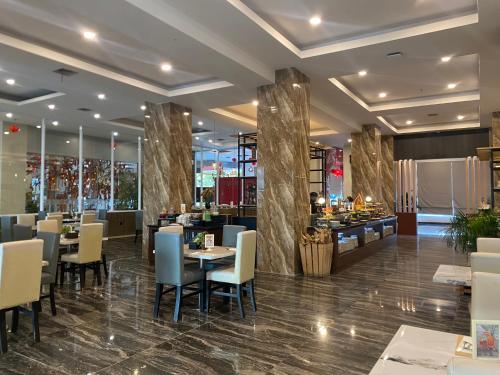Restaurant, Vega Prime Hotel & Convention in Sorong Restaurant, Vega Prime Hotel & Convention in Sorong