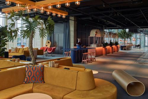 Фойє, Scandic Göteborg Central (Scandic Goteborg Central) in Готенбург Фойє, Scandic Göteborg Central (Scandic Goteborg Central) in Готенбург