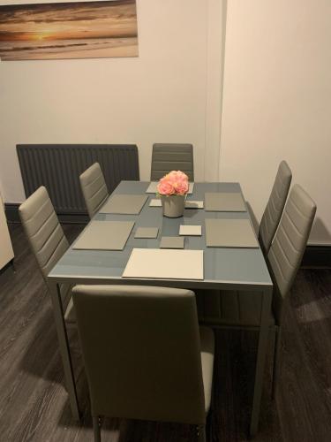 Dakota in موفات Dakota in موفات