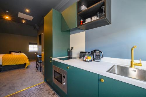 кухня, Harrogate by Deuce Hotels in Херрогейт кухня, Harrogate by Deuce Hotels in Херрогейт