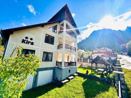 Vila Kira Buşteni (Vila Kira Busteni) in Bușteni Vila Kira Buşteni (Vila Kira Busteni) in Bușteni