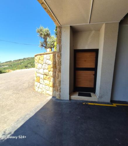 Vchod, Appartment in Pilots Residence in Aley Vchod, Appartment in Pilots Residence in Aley