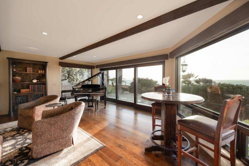 Oceanfront Luxury Home Sunset Views in Sunset Cliffs Oceanfront Luxury Home Sunset Views in Sunset Cliffs