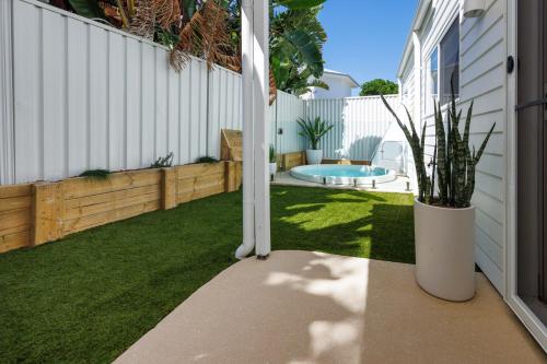 Piscina, Plunge Pool, Walk to Beach, Olas Villa 4 in Anna Bay Piscina, Plunge Pool, Walk to Beach, Olas Villa 4 in Anna Bay