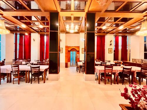 The Town House - Lavish & Luxury Rooms Near mall Road Manali in Prini The Town House - Lavish & Luxury Rooms Near mall Road Manali in Prini